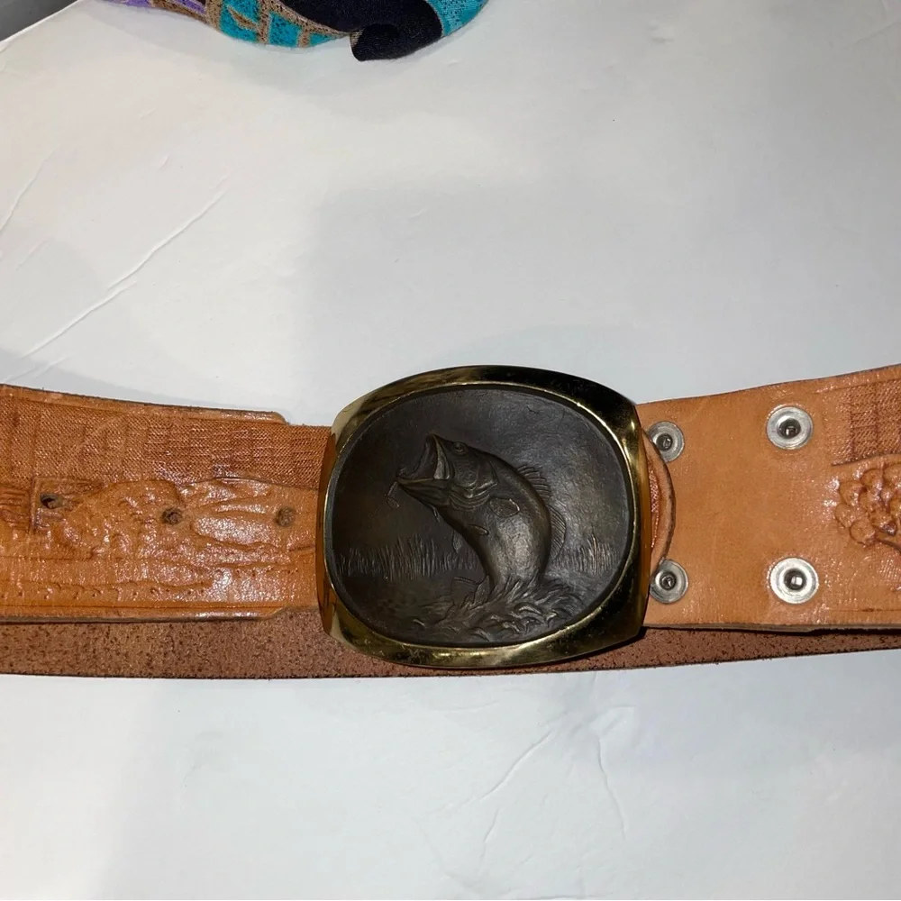 Groovy vintage brass belt buckle bass fishing 🎣 with leather farm belt S Knight